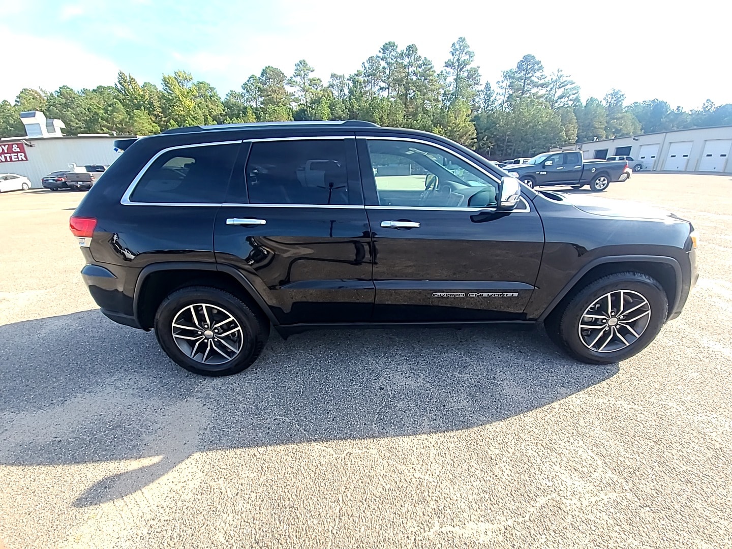 2018 Jeep Grand Cherokee Limited Diamond Black Crystal Pearlcoat at Payless Car Sales
