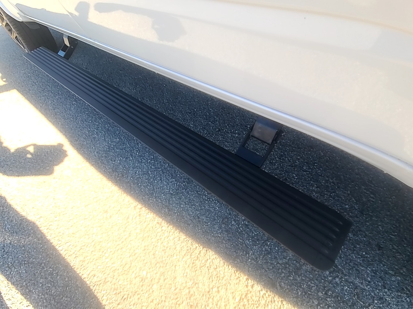 2026 Ram 1500 LARAMIE CREW CAB 4X4 5'7 BOX Ivory White Tri-Coat Pearlcoat at Griffin CDJR