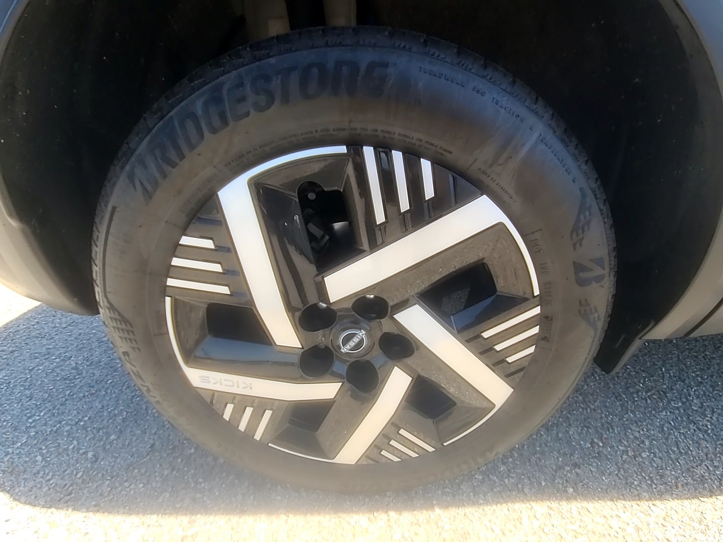 2025 Nissan Kicks SV - 5