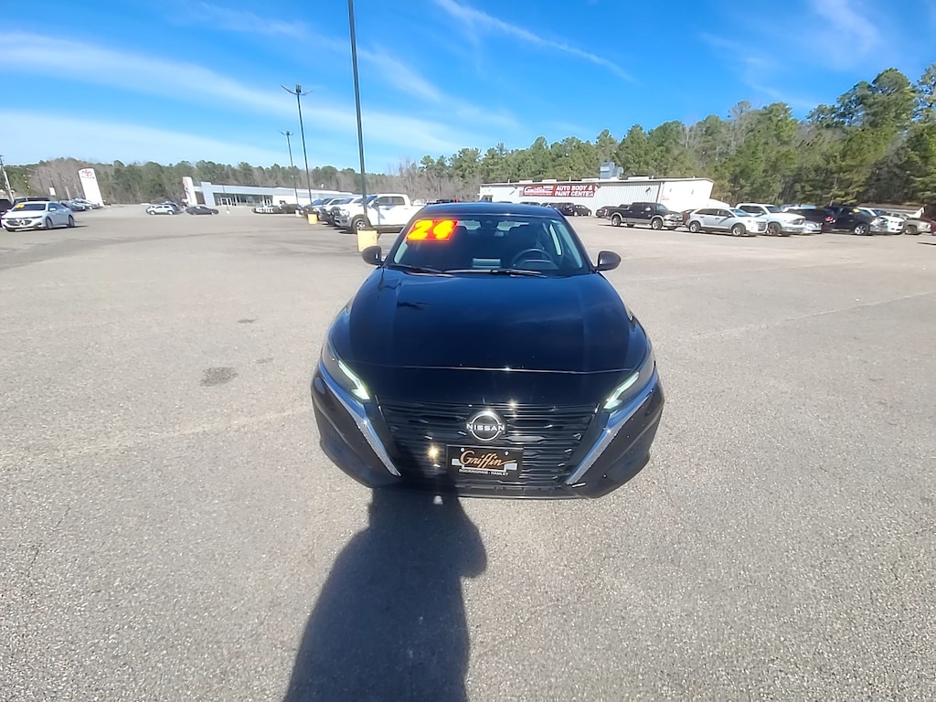 Used 2024 Nissan Altima 2.5 SV Car