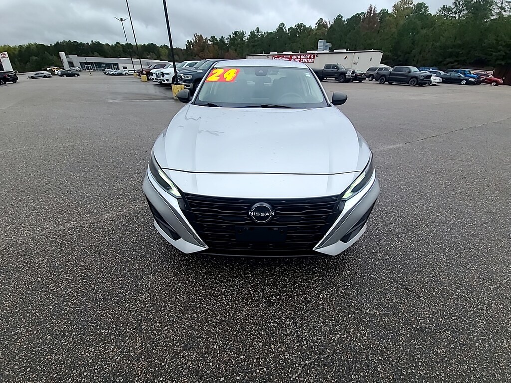 Used 2024 Nissan Altima 2.5 SV Car
