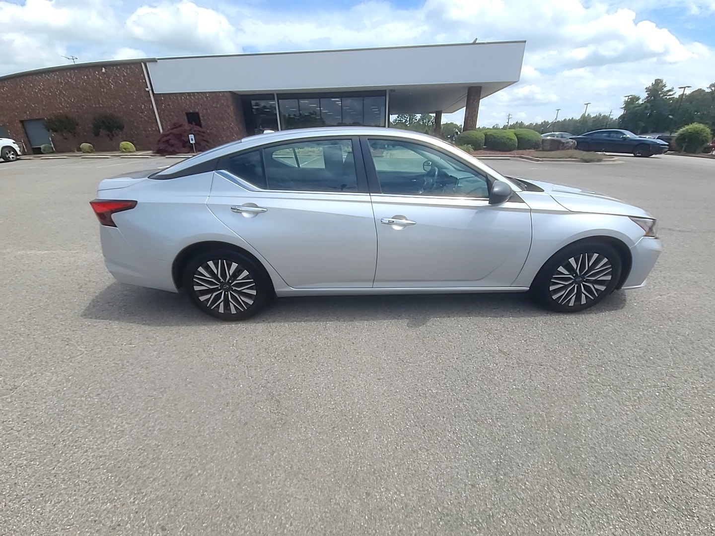 2024 Nissan Altima 2.5 SV Brilliant Silver Metallic at Griffin Nissan