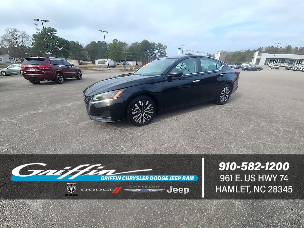 Used 2025 Nissan Altima SV Car