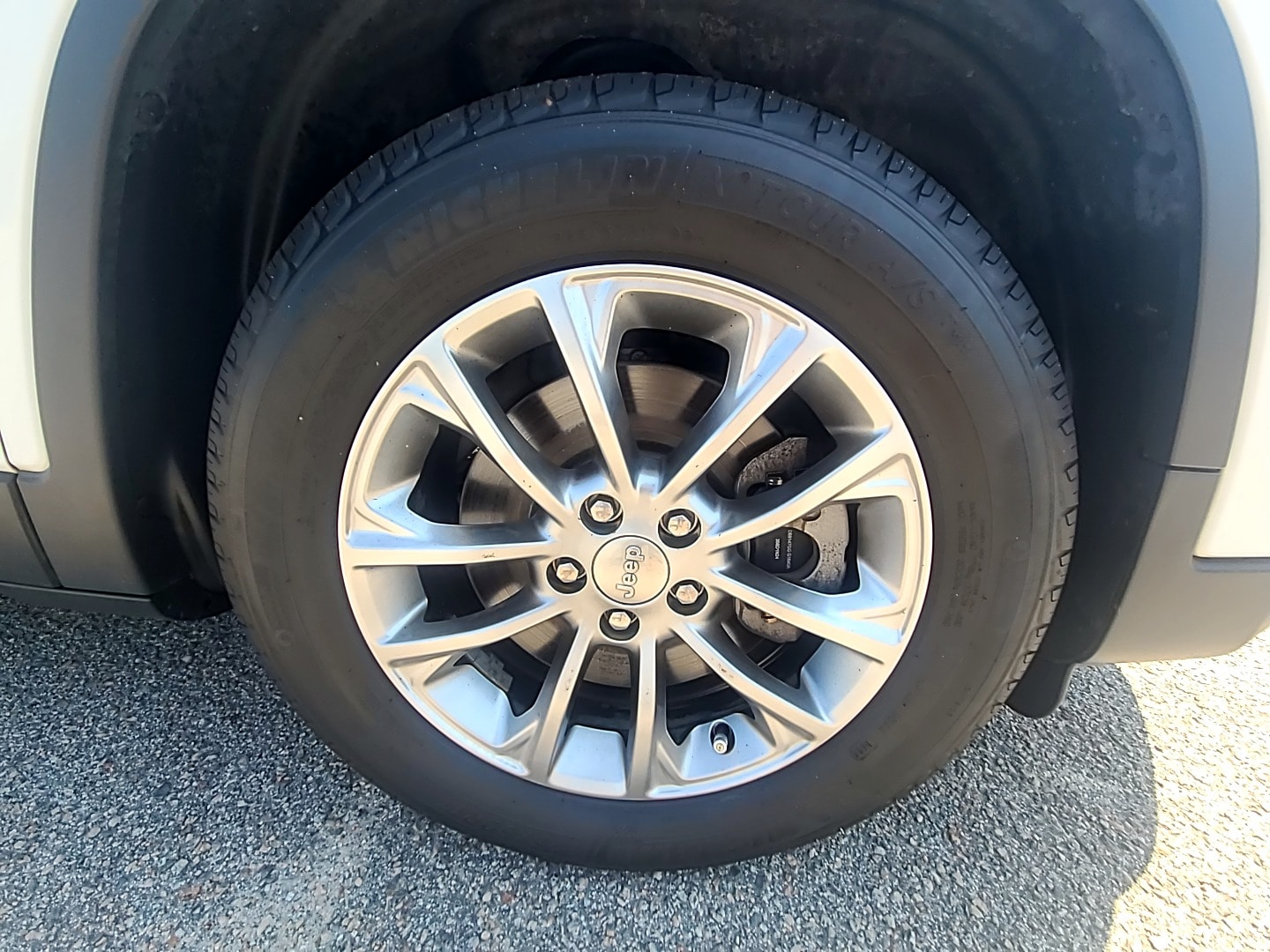 Used 2019 Jeep Cherokee Latitude Plus with VIN 1C4PJLLN8KD165181 for sale in Rockingham, NC