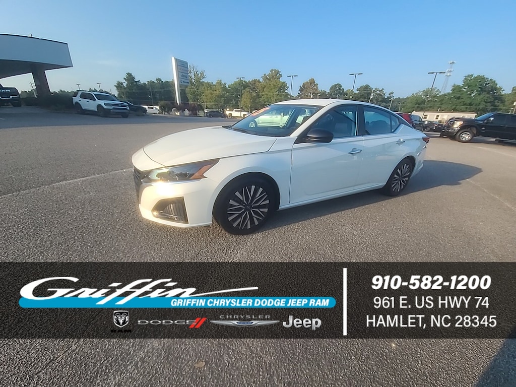 Used 2025 Nissan Altima SV Car