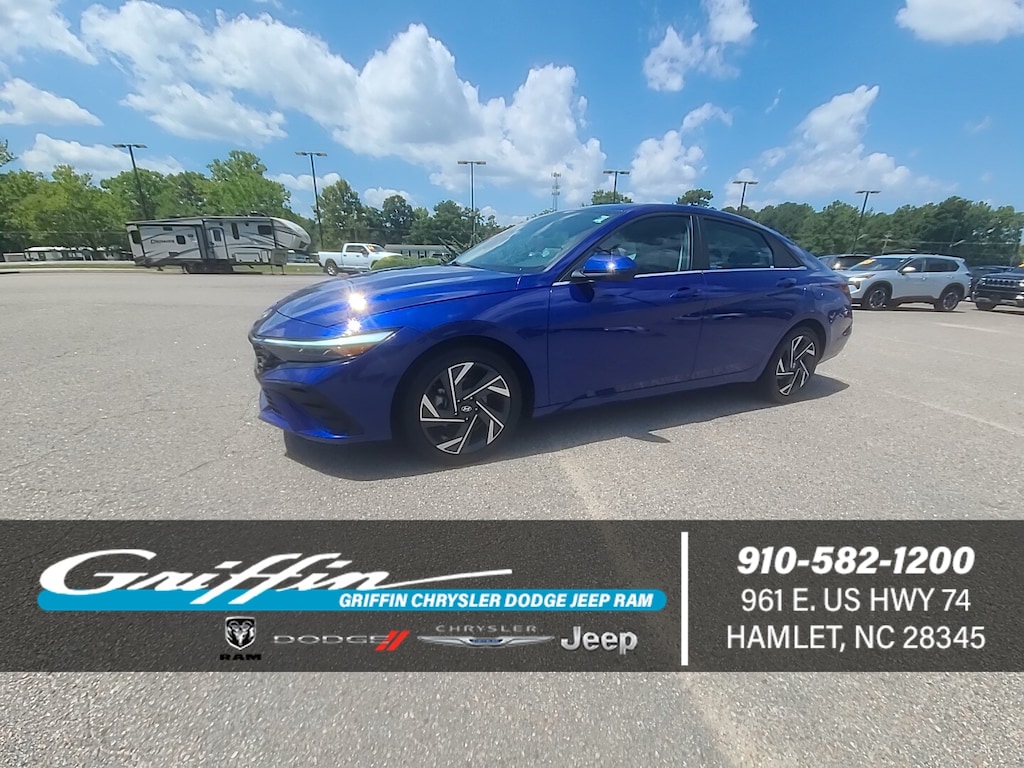 Used 2025 Hyundai Elantra SEL Convenience Car