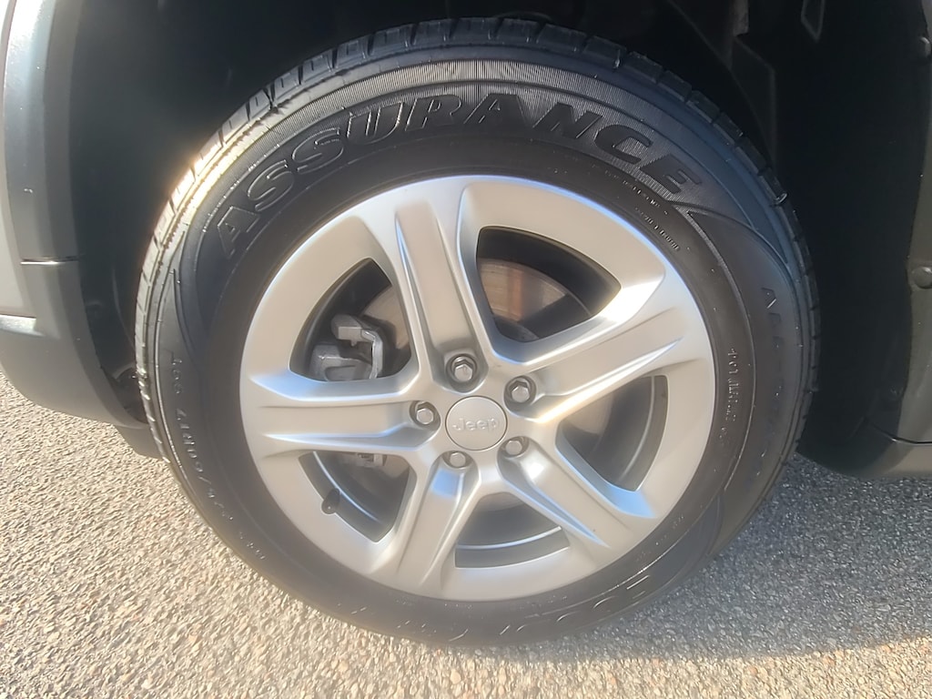 Used 2024 Jeep Compass Latitude Sport Utility