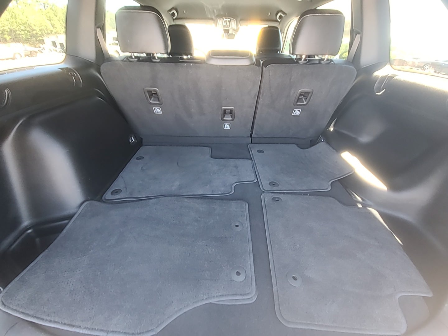 2025 Jeep Grand Cherokee Altitude Diamond Black Crystal Pearlcoat at Griffin CDJR
