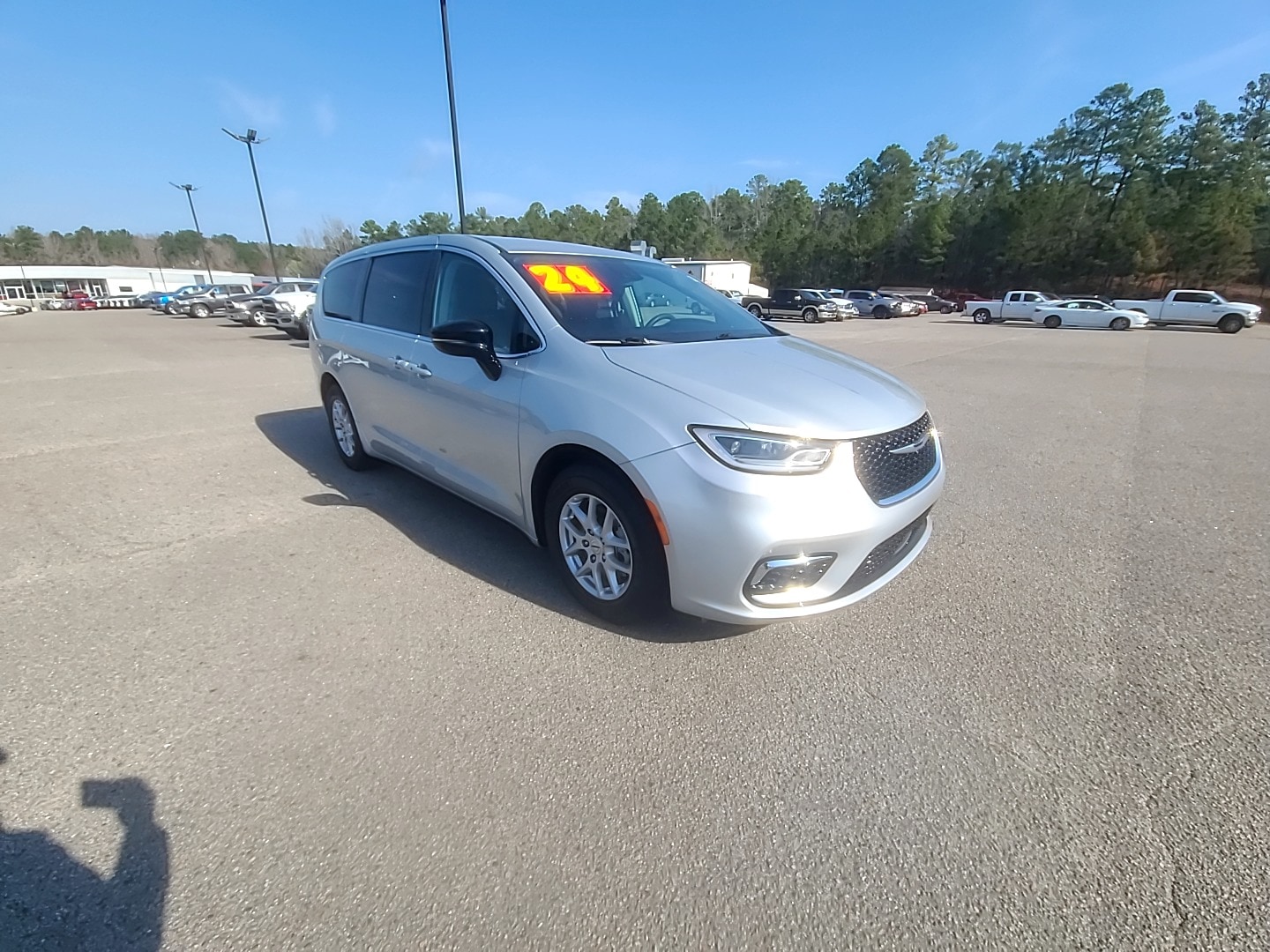 2024 Chrysler Pacifica Touring L - 2