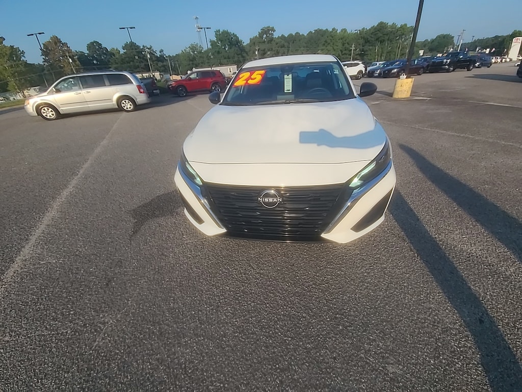 Used 2025 Nissan Altima SV Car