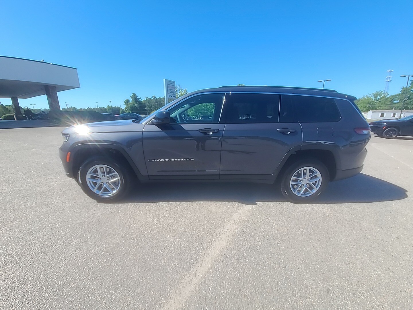 2026 Jeep Grand Cherokee L LAREDO X 4X4 Baltic Gray at Griffin CDJR