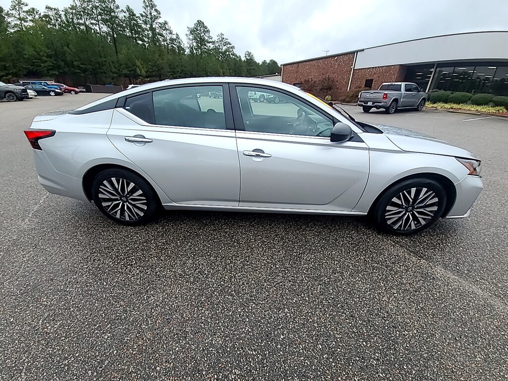 Used 2024 Nissan Altima 2.5 SV Car