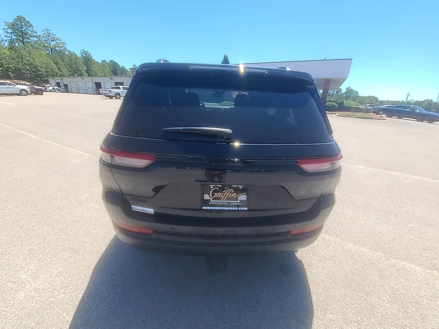 2025 Jeep Grand Cherokee Altitude Diamond Black Crystal Pearlcoat at Griffin CDJR