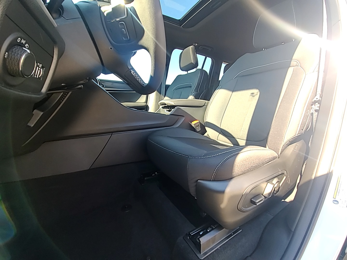 2025 Jeep Grand Cherokee LAREDO X 4X2 Bright White at Griffin CDJR