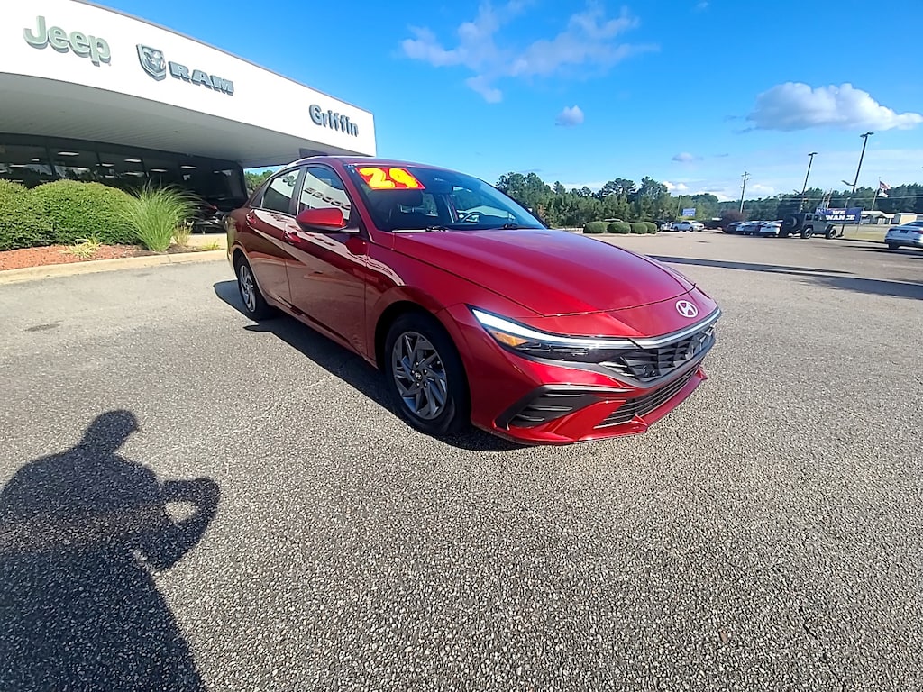 Used 2024 Hyundai Elantra SEL Car