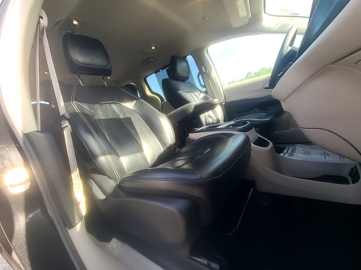 2023 Chrysler Pacifica Touring L Brilliant Black Crystal Pearlcoat at Griffin CDJR