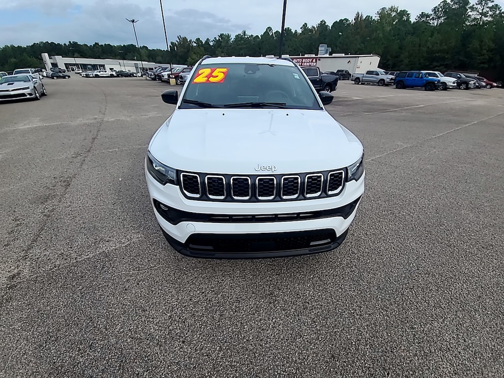 Used 2025 Jeep Compass Latitude Sport Utility