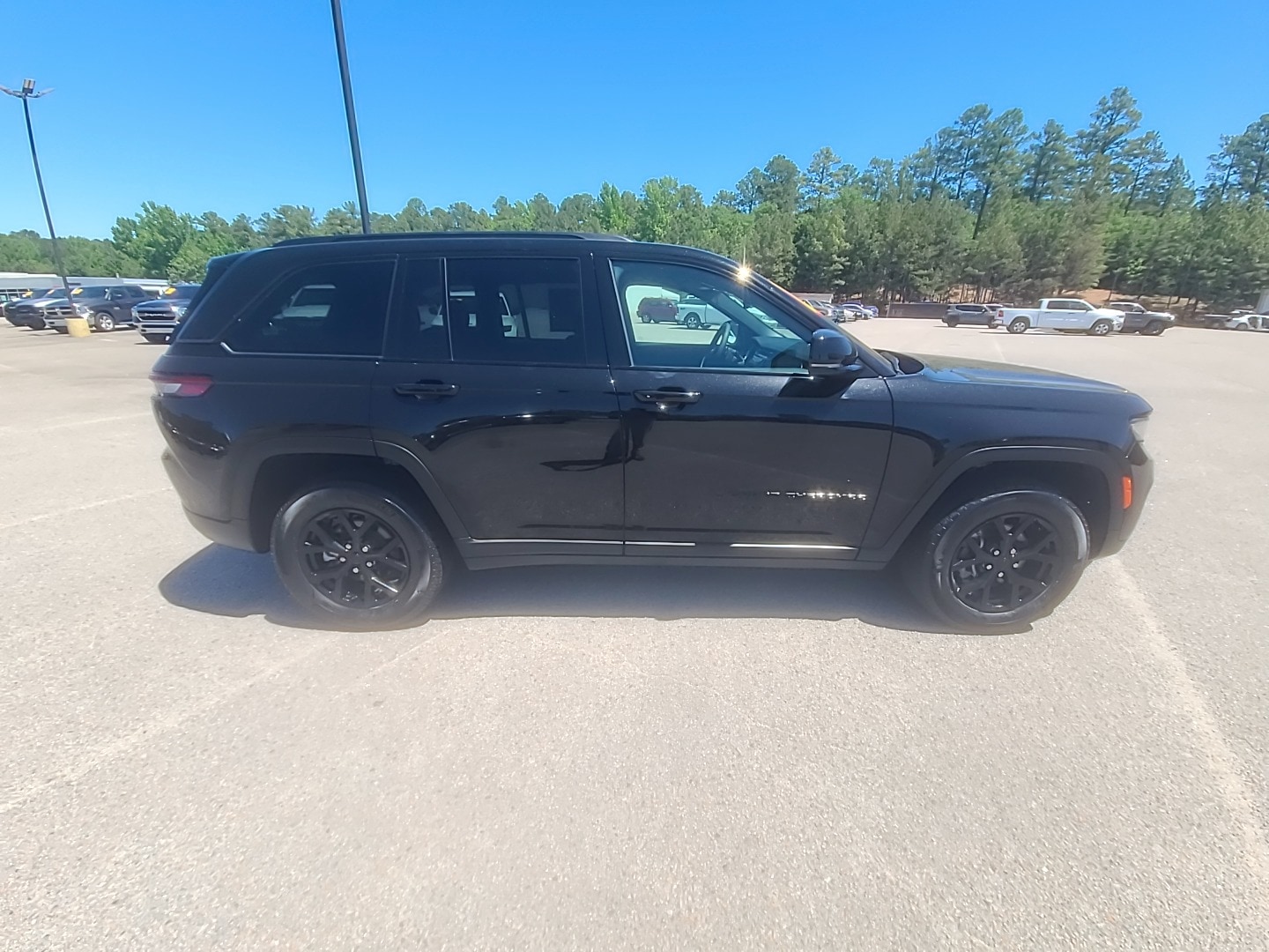 2025 Jeep Grand Cherokee Altitude Diamond Black Crystal Pearlcoat at Griffin CDJR