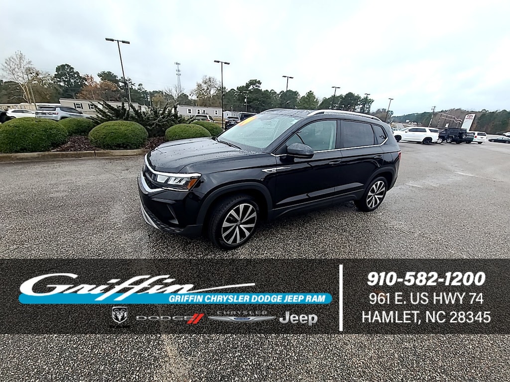 Used 2024 Volkswagen Taos SE Sport Utility