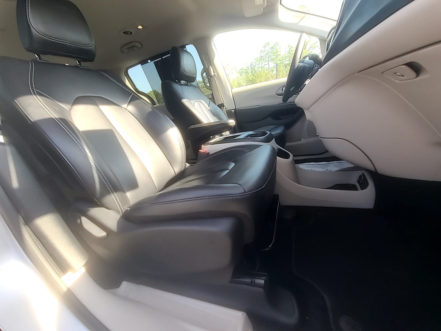 2024 Chrysler Pacifica Touring L - 7