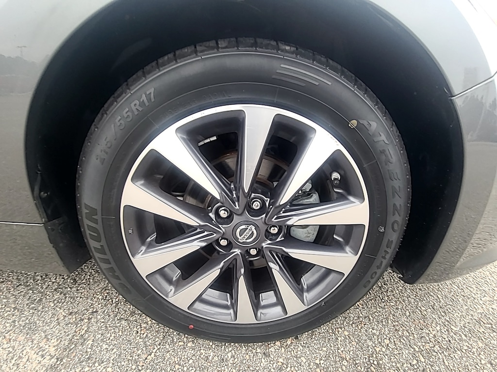 Used 2017 Nissan Altima 2.5 SV Car