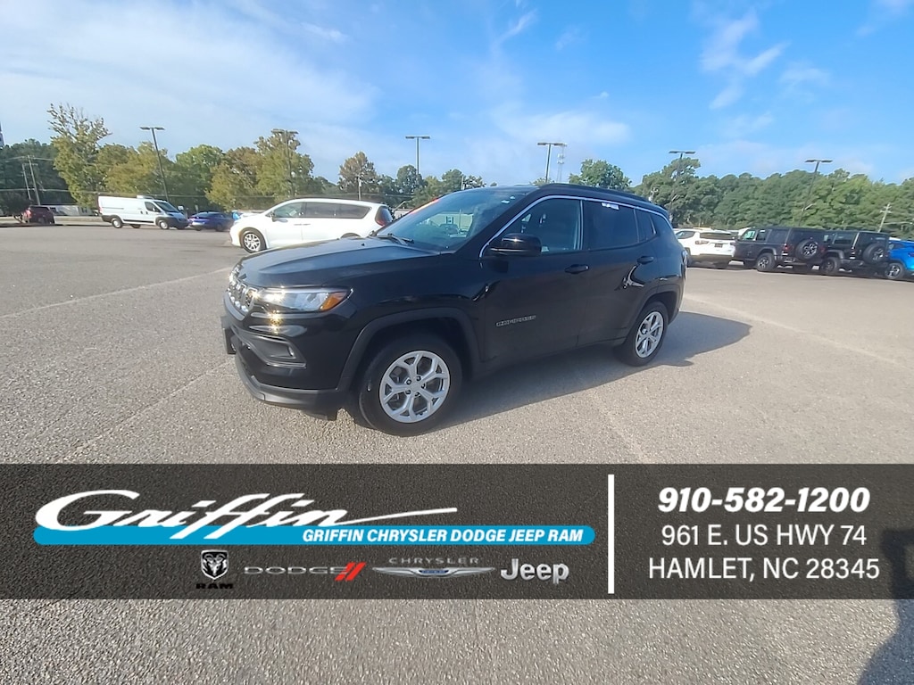 Used 2024 Jeep Compass Latitude Sport Utility
