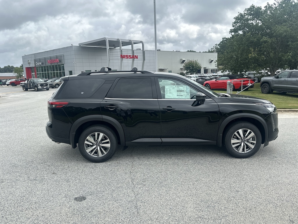 New 2026 Nissan Pathfinder SL SUV