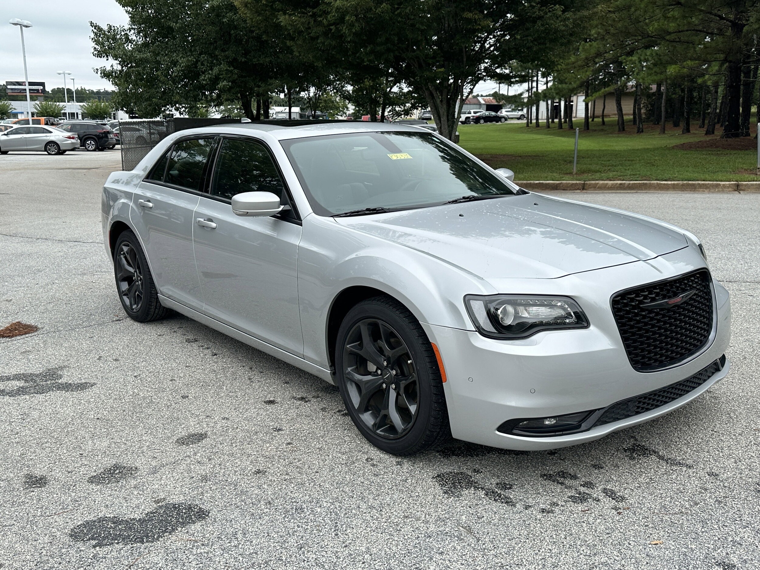 2023 Chrysler 300 S photo 3
