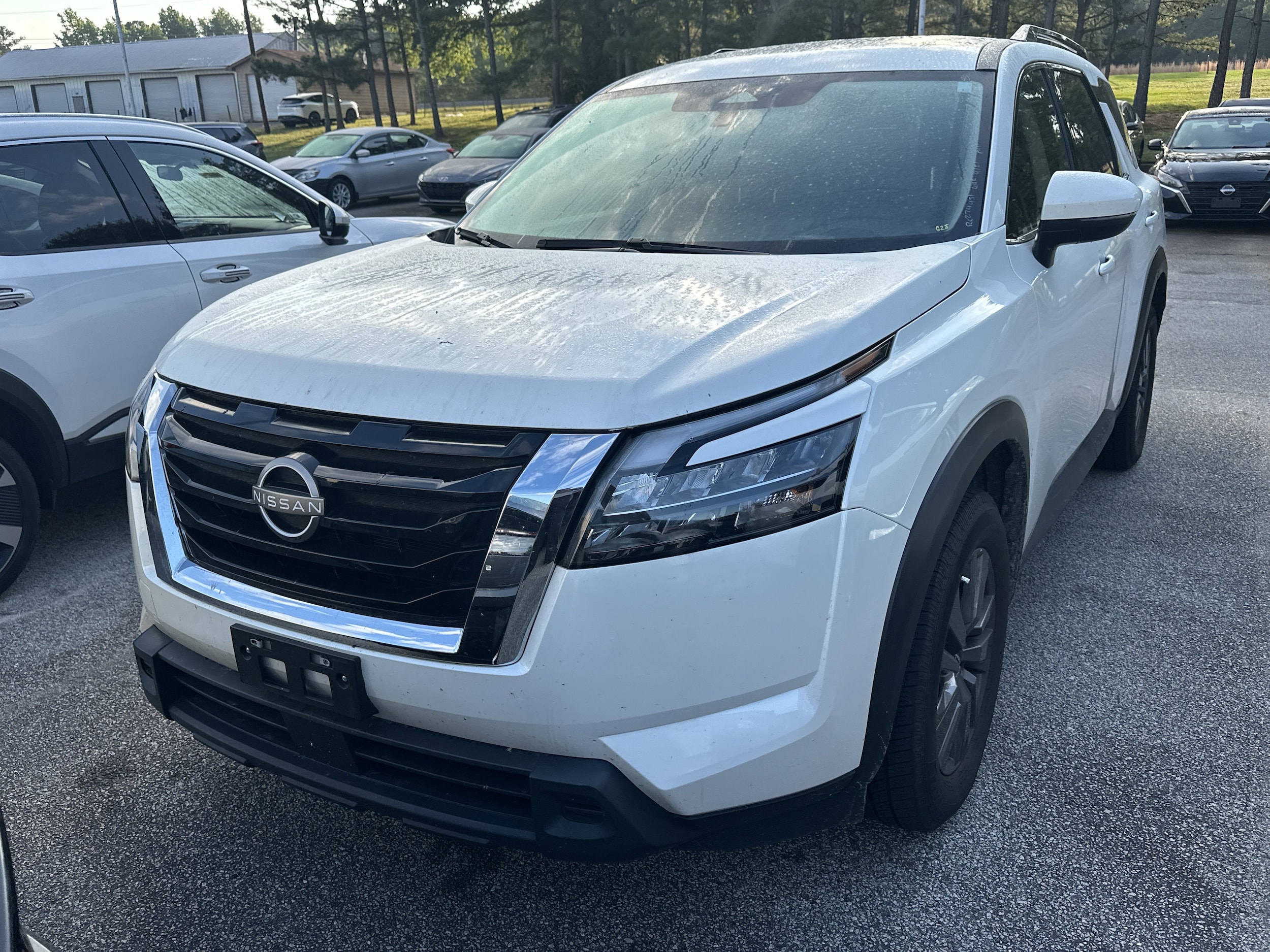 2024 Nissan Pathfinder SV 2WD's photo
