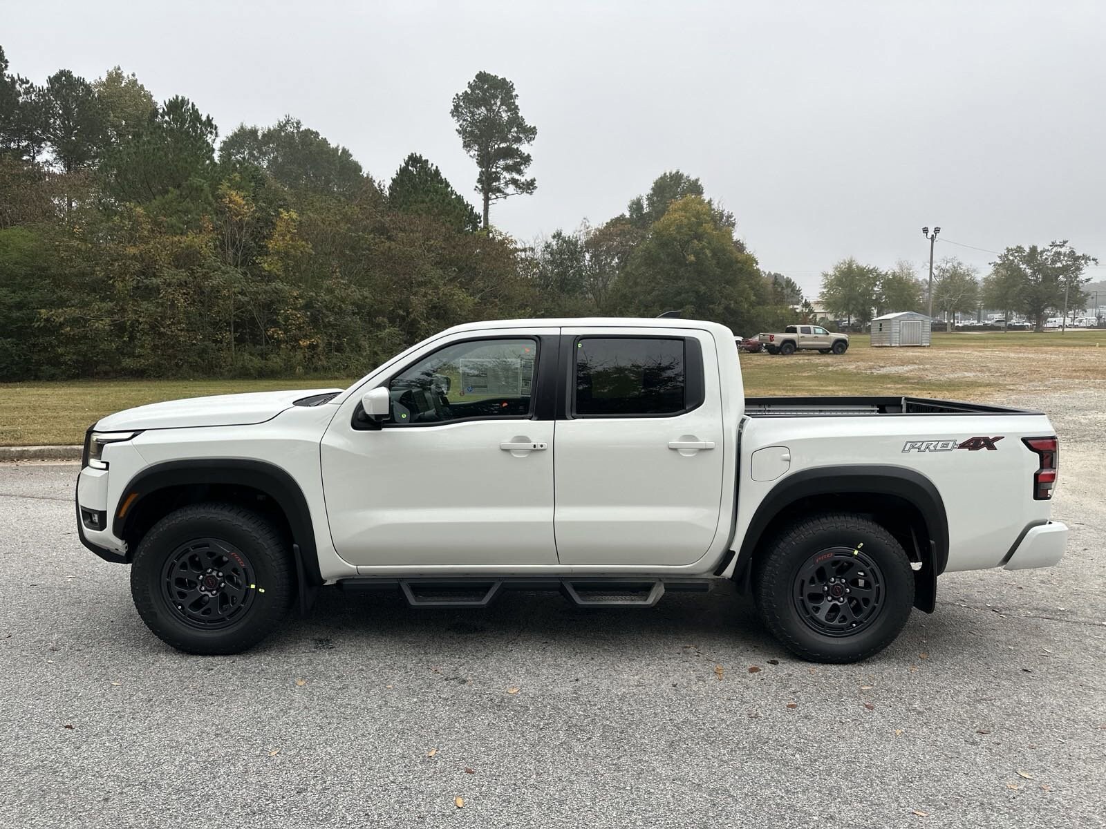 2025 Nissan Frontier PRO-4X photo 2