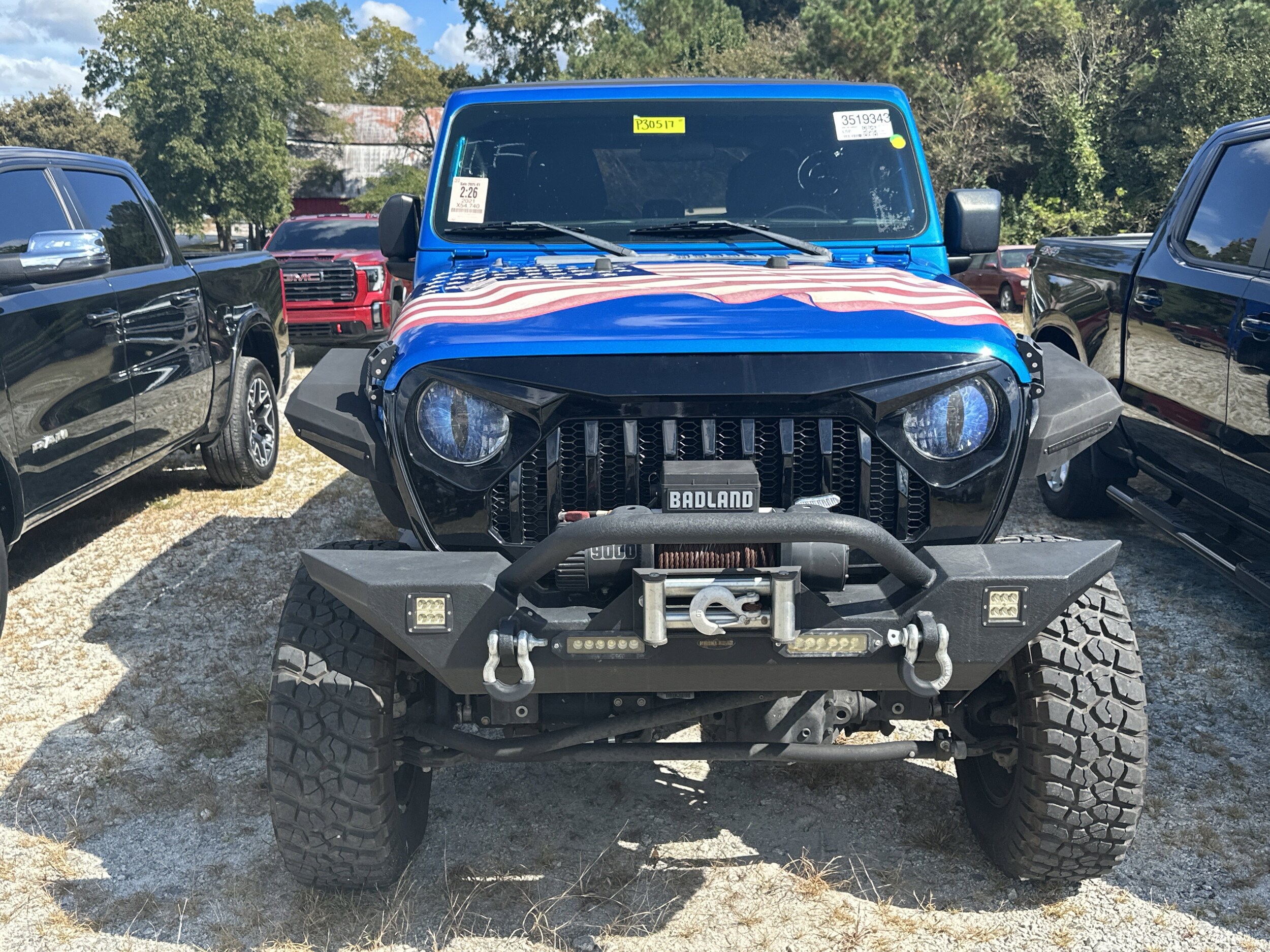 2021 Jeep Gladiator Willys photo 2