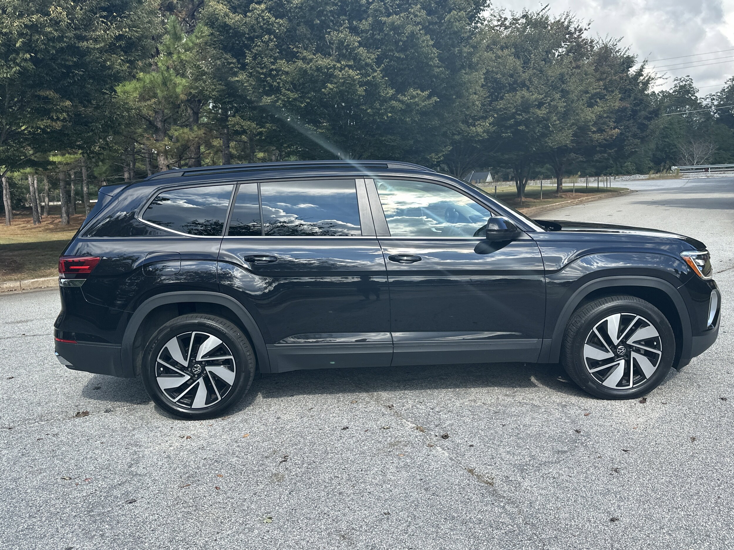 2024 Volkswagen Atlas SE Technology photo 4