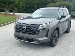 2026 Nissan Pathfinder SL SUV