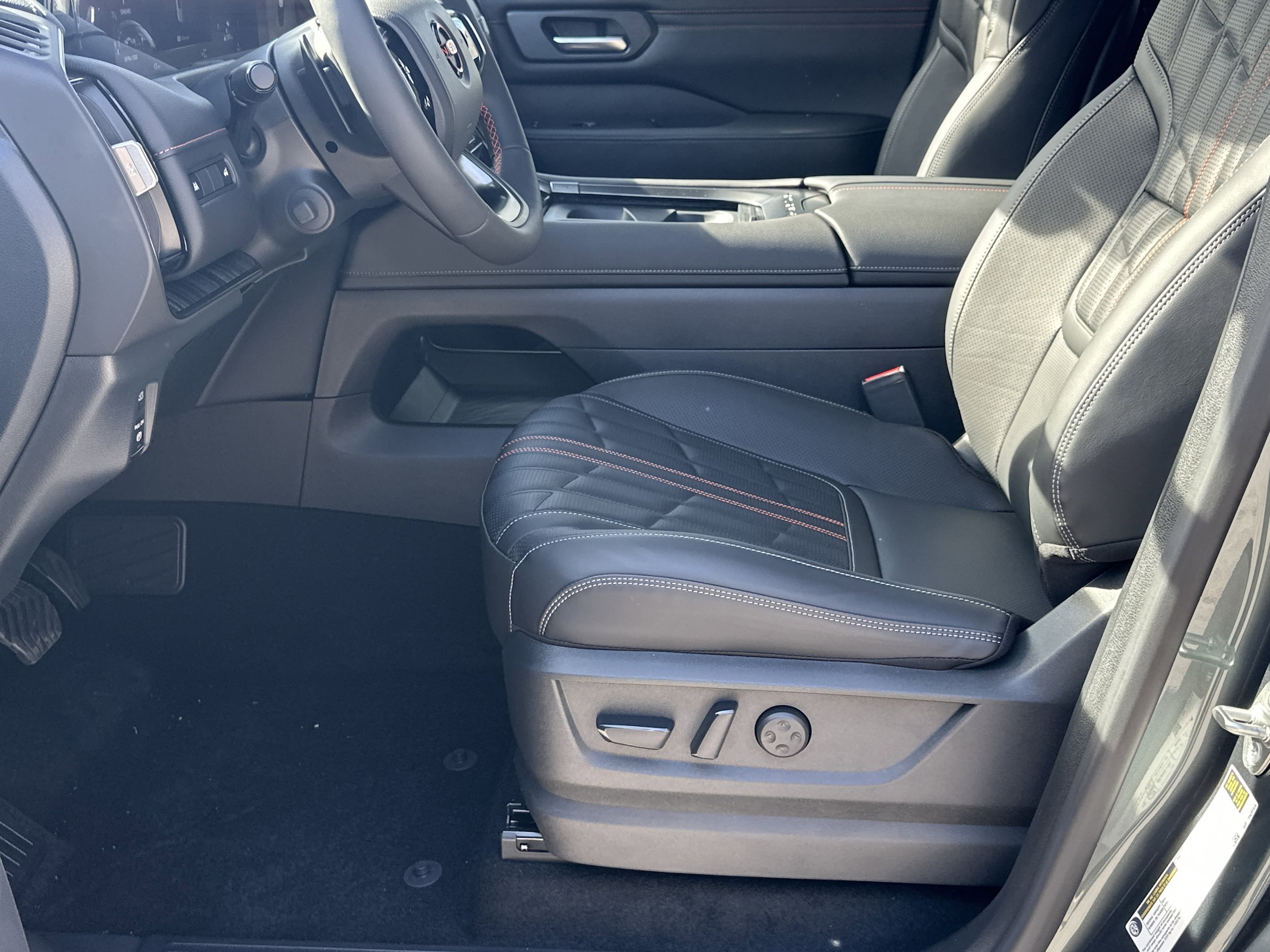 2026 Nissan Armada PRO-4X - Photo 9