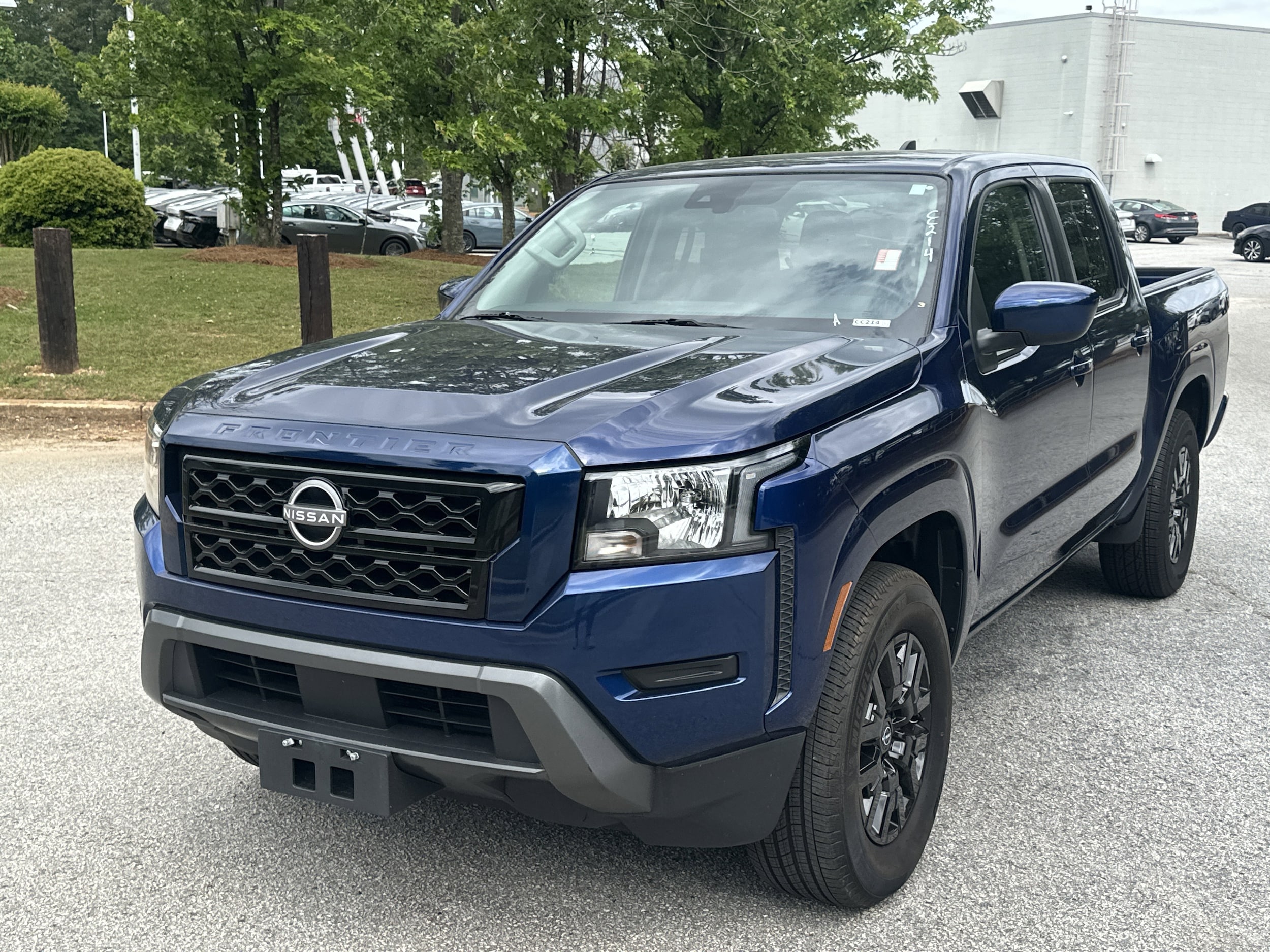 2023 Nissan Frontier SV Crew Cab 4X2 SWB's photo