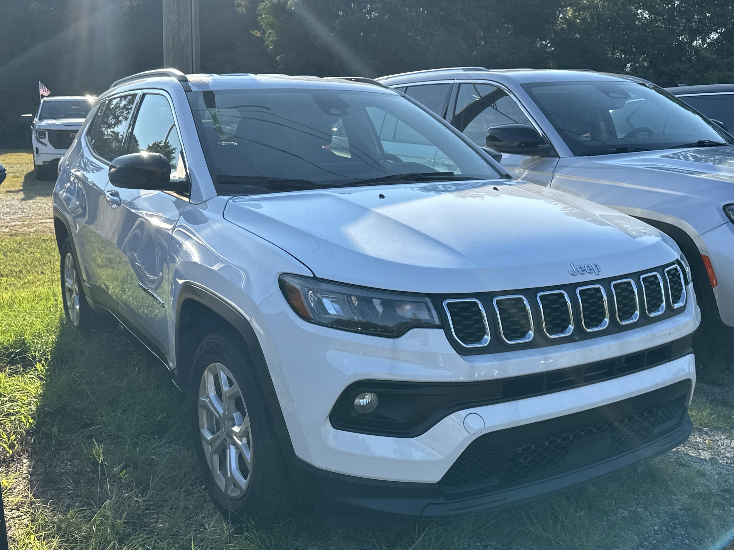 2024 Jeep Compass Latitude photo 2