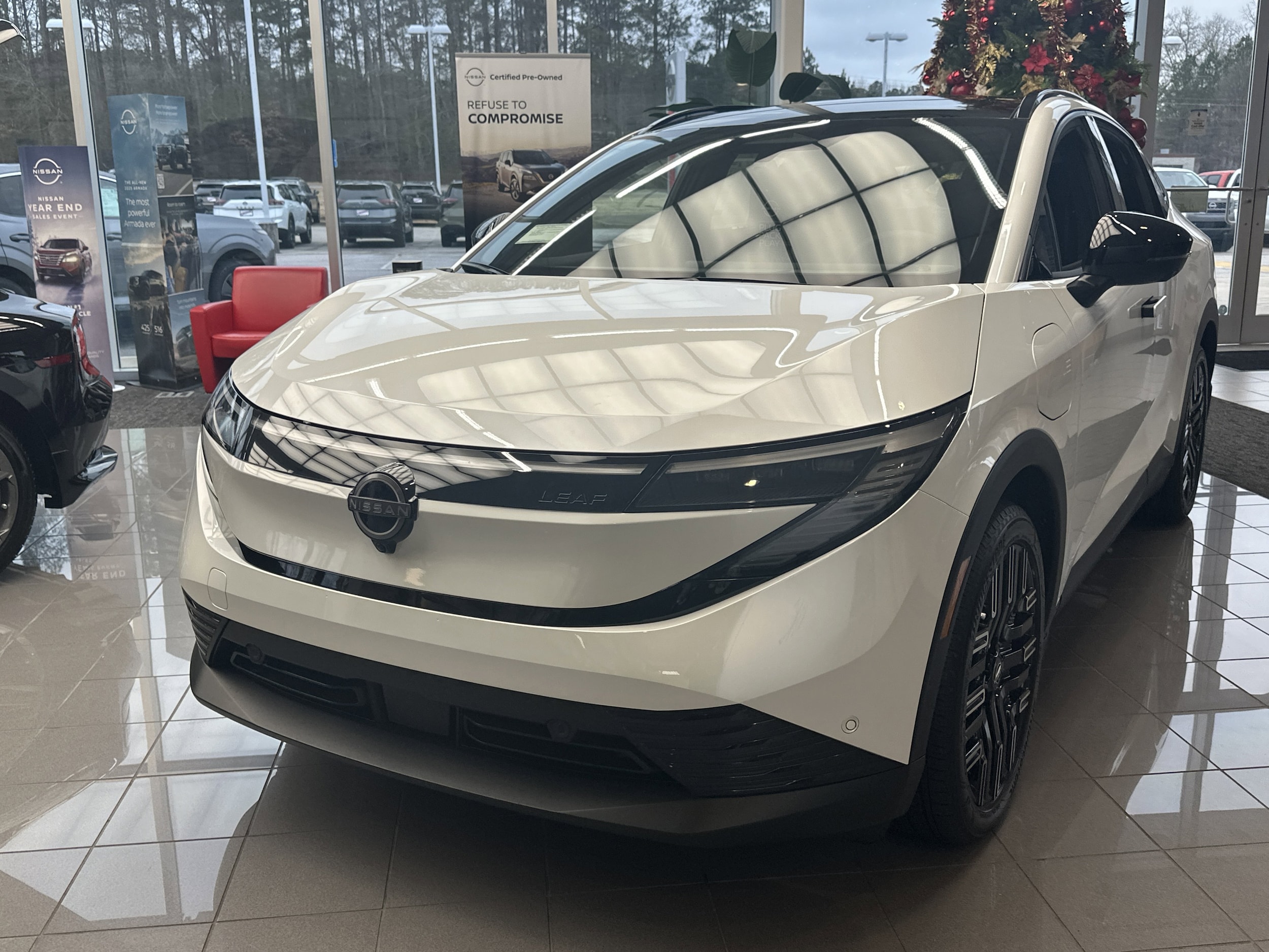 2026 Nissan LEAF Platinum+'s photo