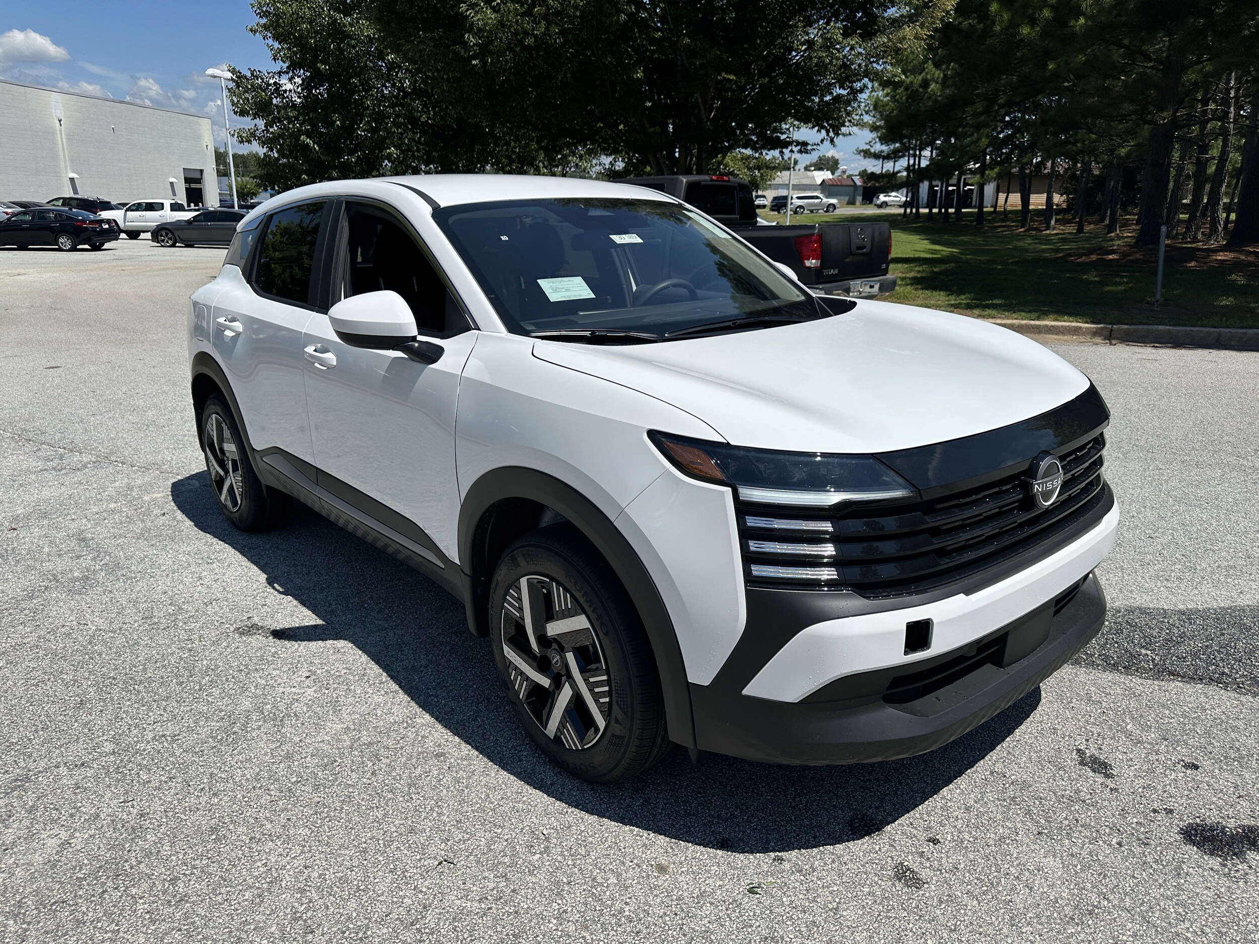 2025 Nissan Kicks SV photo 2