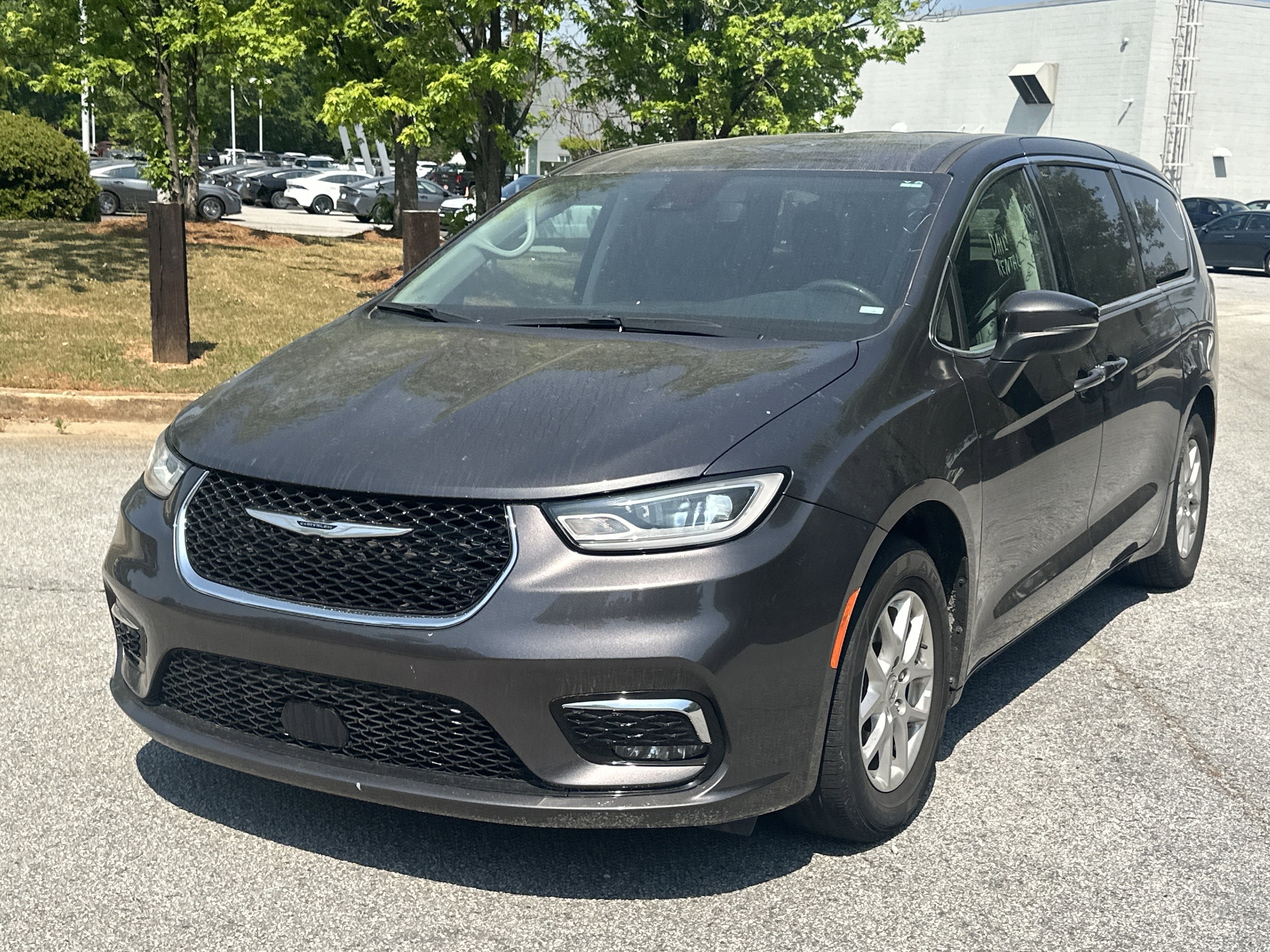 2023 Chrysler Pacifica Touring L's photo