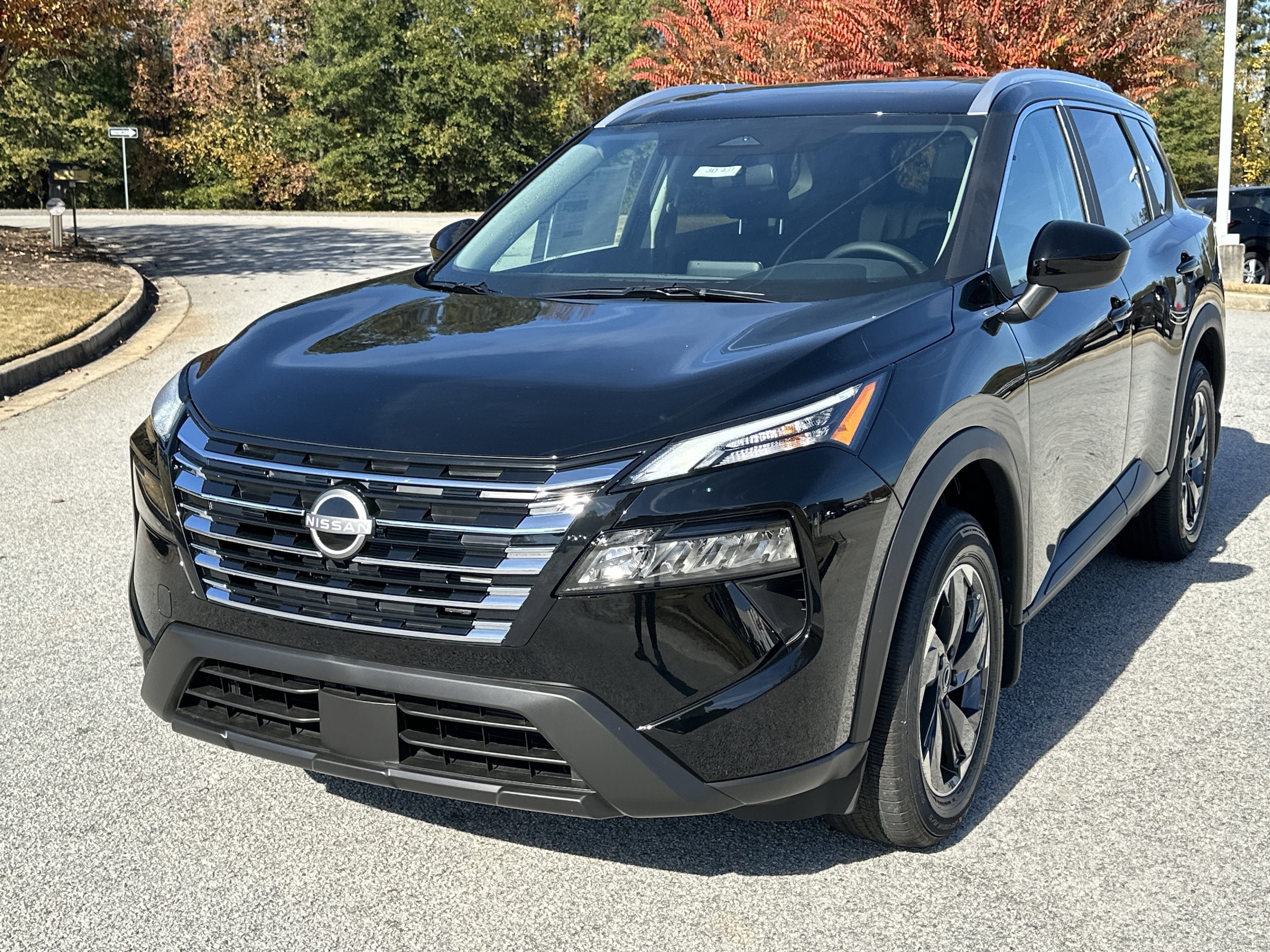 2026 Nissan Rogue SV's photo