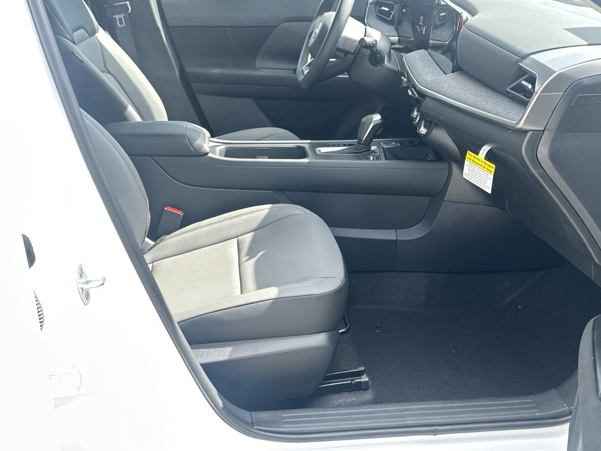 2026 Nissan KICKS S - Photo 13
