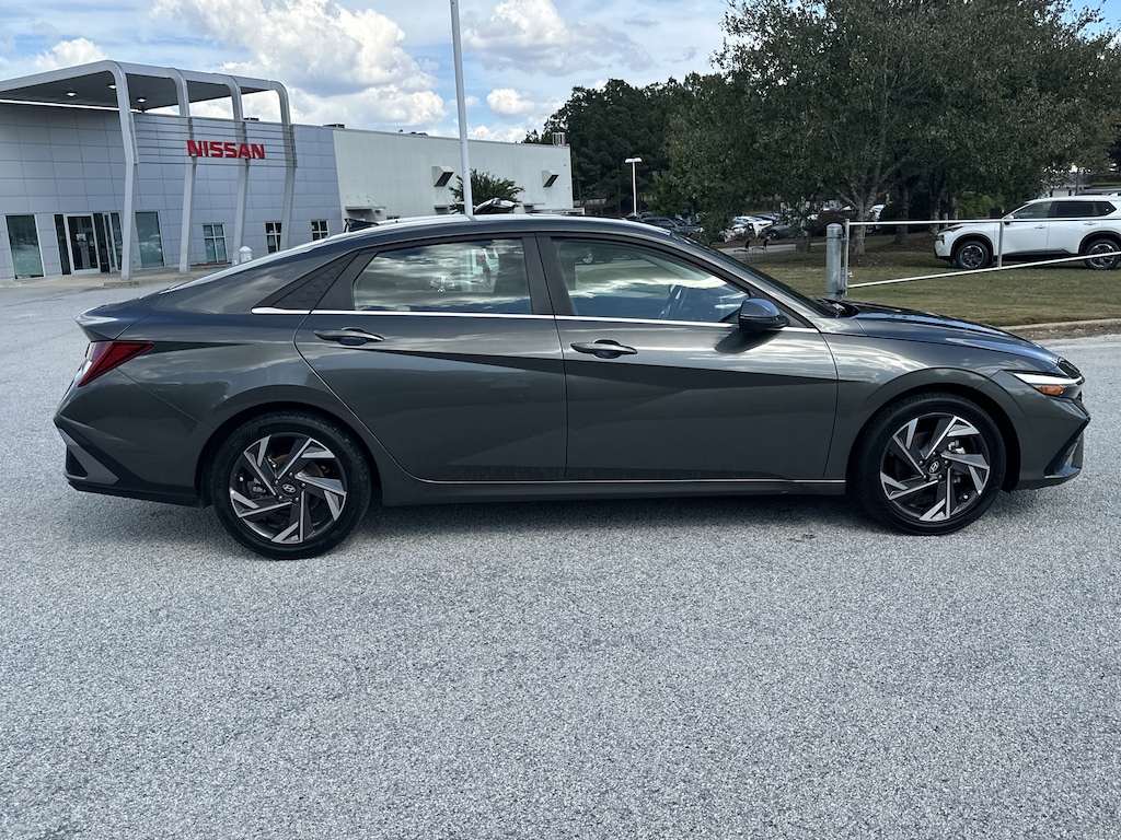 Used 2024 Hyundai Elantra Limited Sedan
