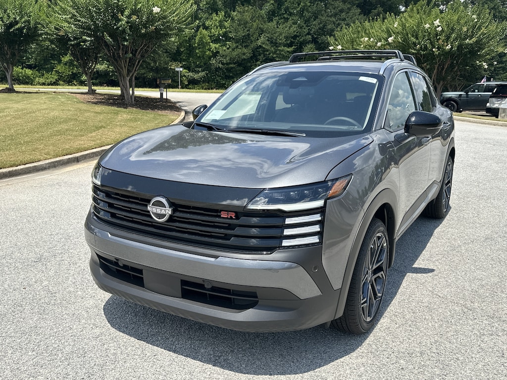 New 2026 Nissan Kicks SR SUV