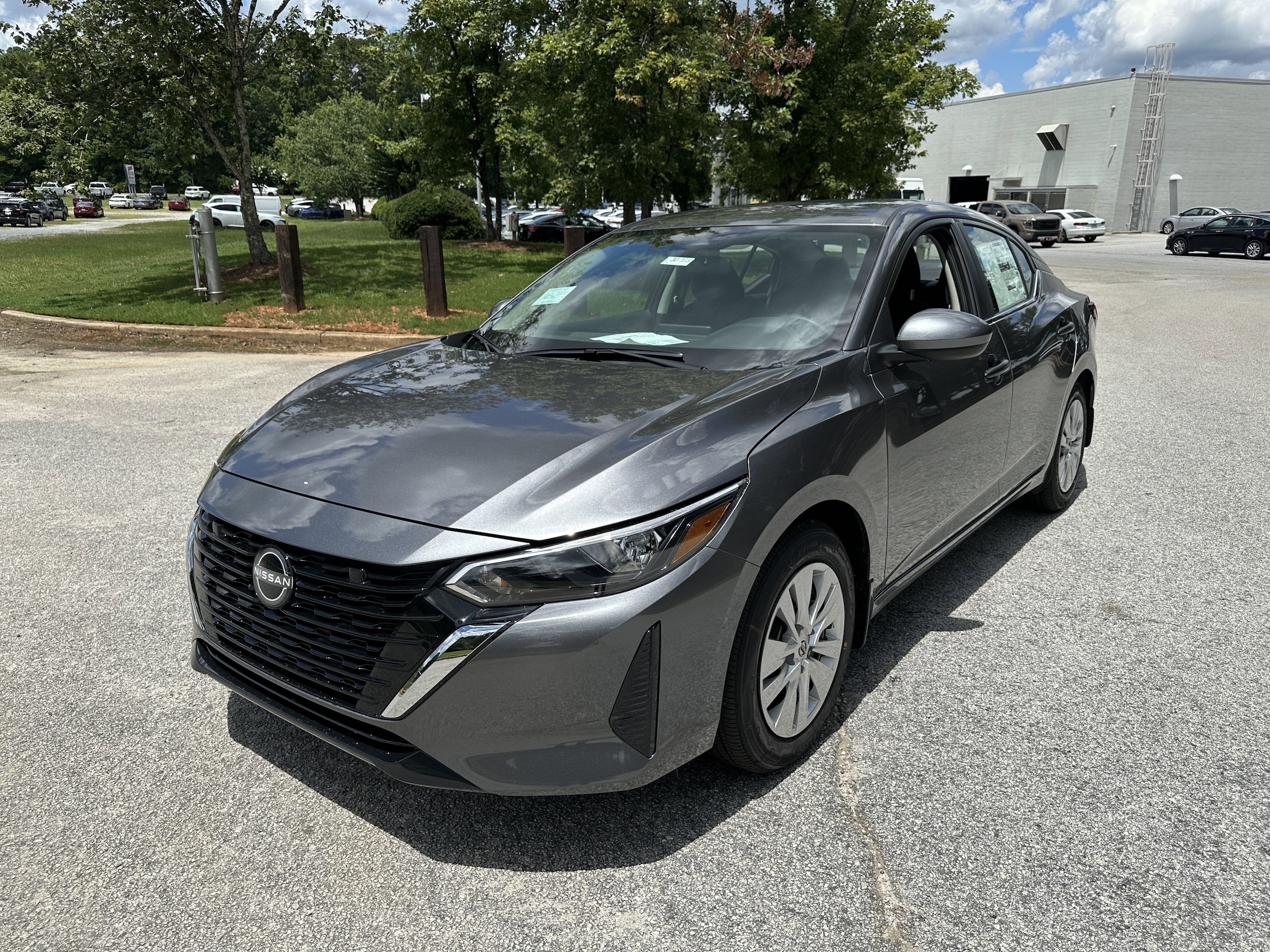 2025 Nissan Sentra S's photo