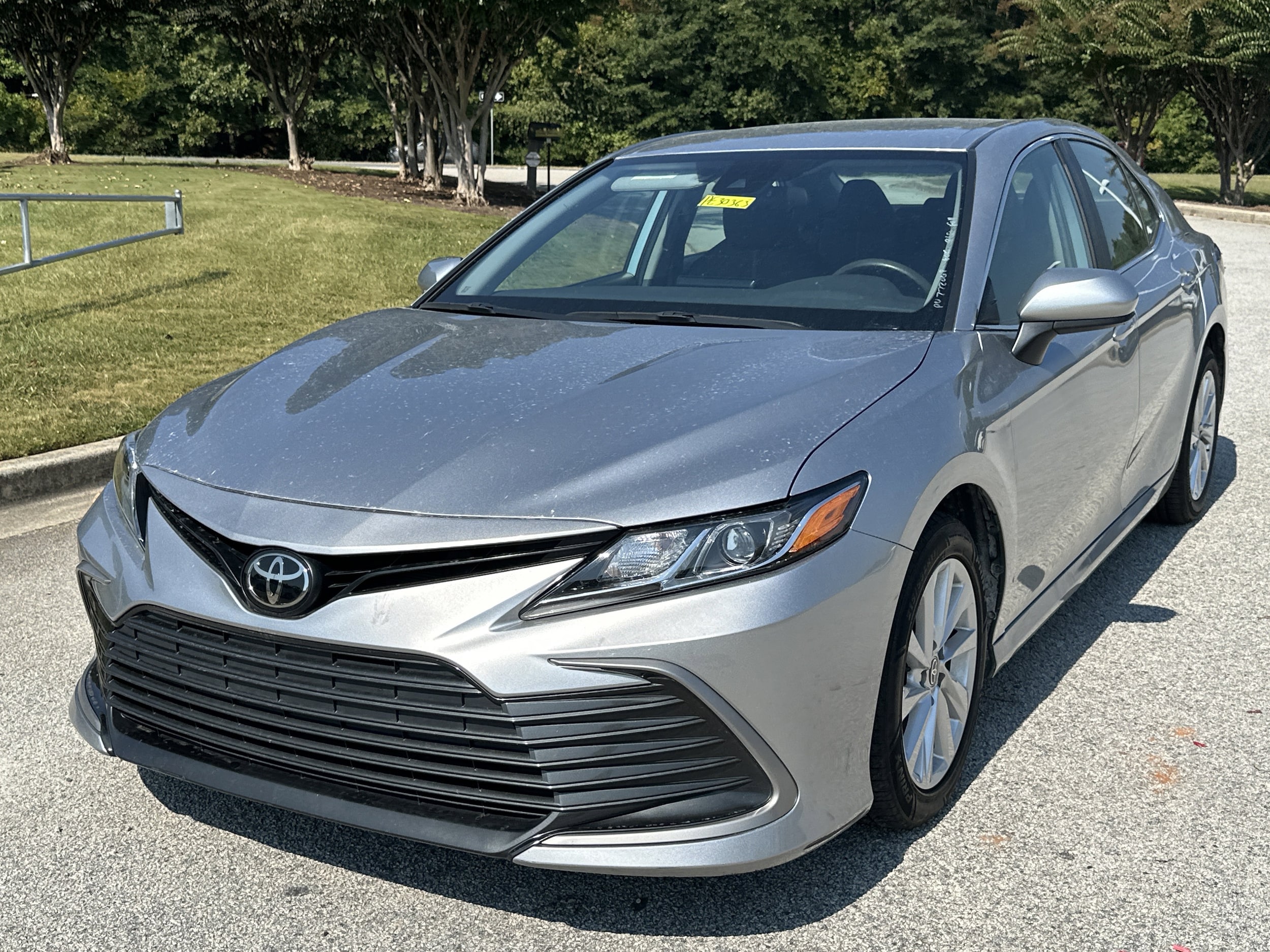 2023 Toyota Camry LE's photo