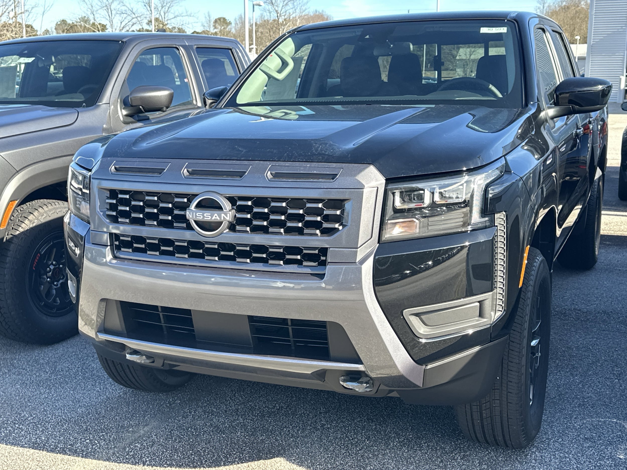2026 Nissan Frontier SV's photo
