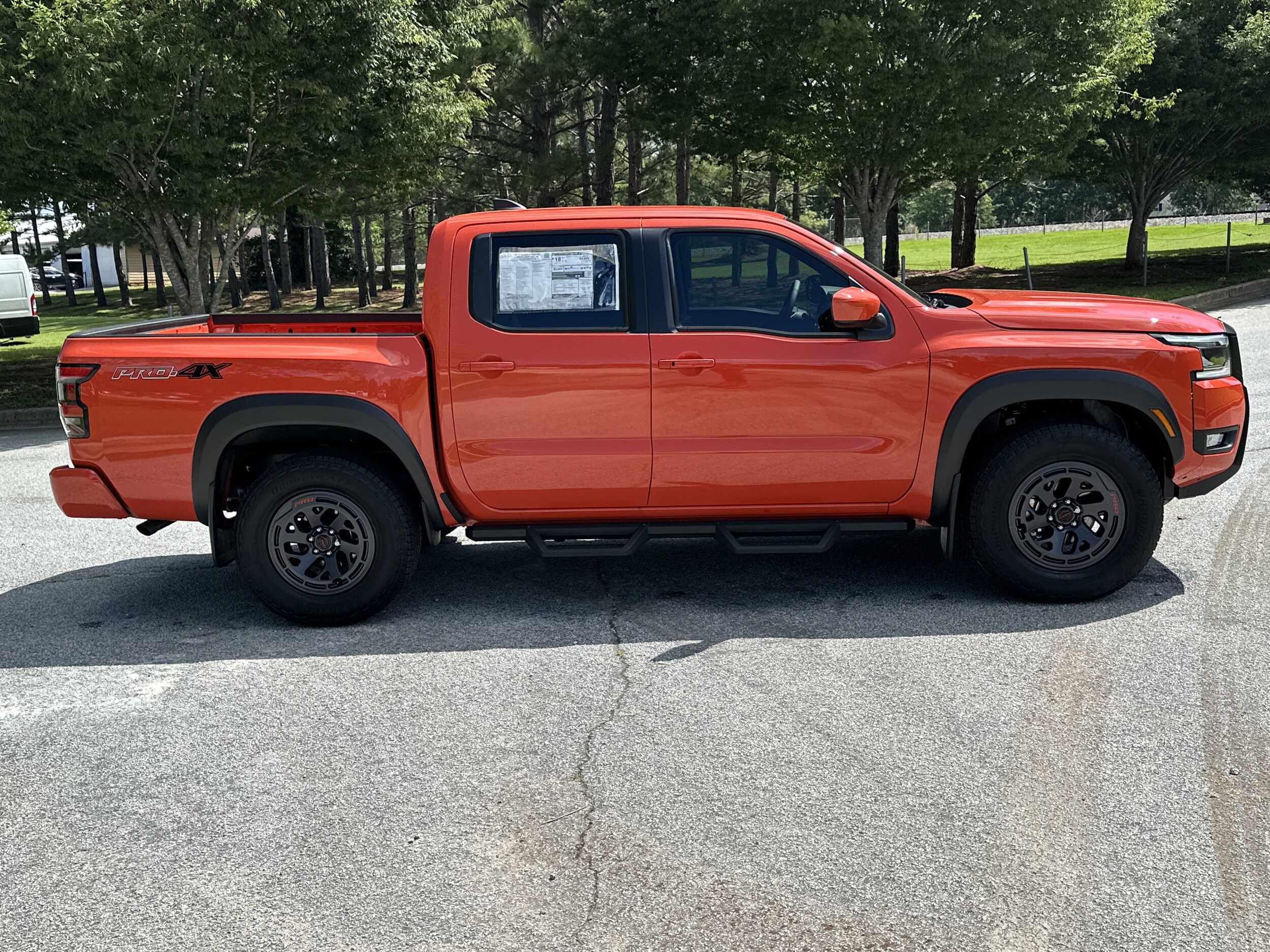 2025 Nissan Frontier PRO-4X photo 4
