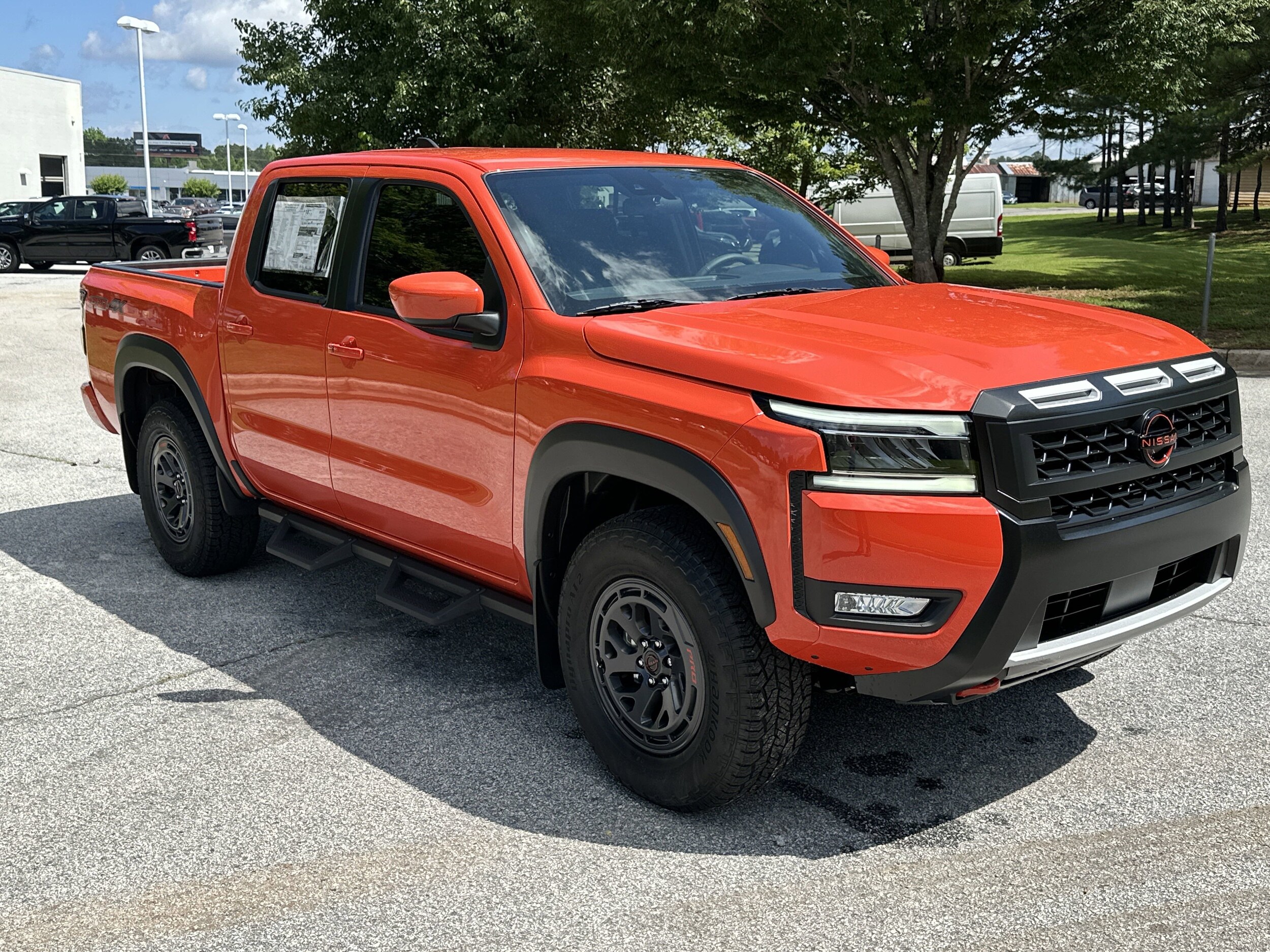 2025 Nissan Frontier PRO-4X photo 3