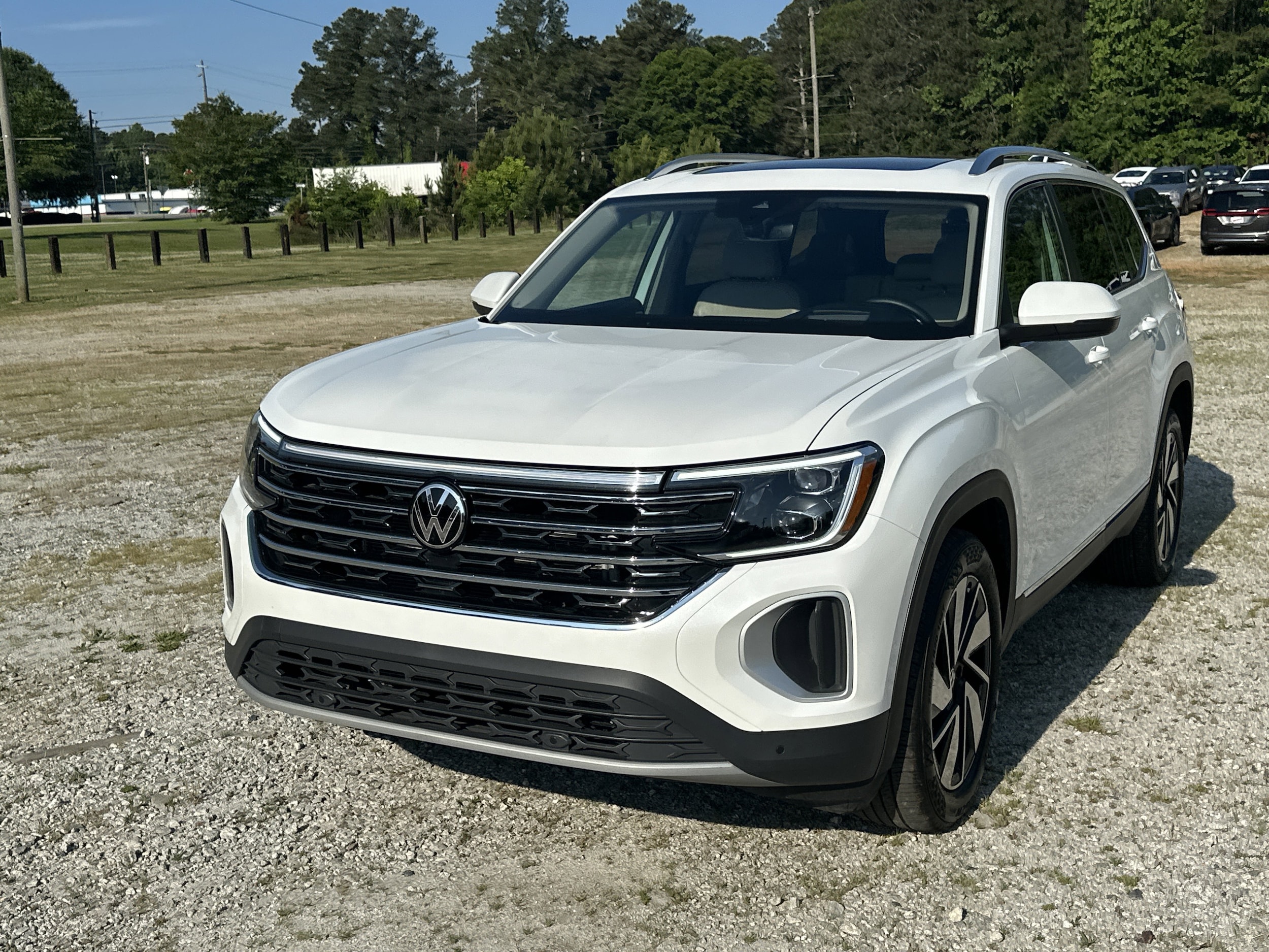 2025 Volkswagen Atlas 2.0T SEL 4MOTION's photo