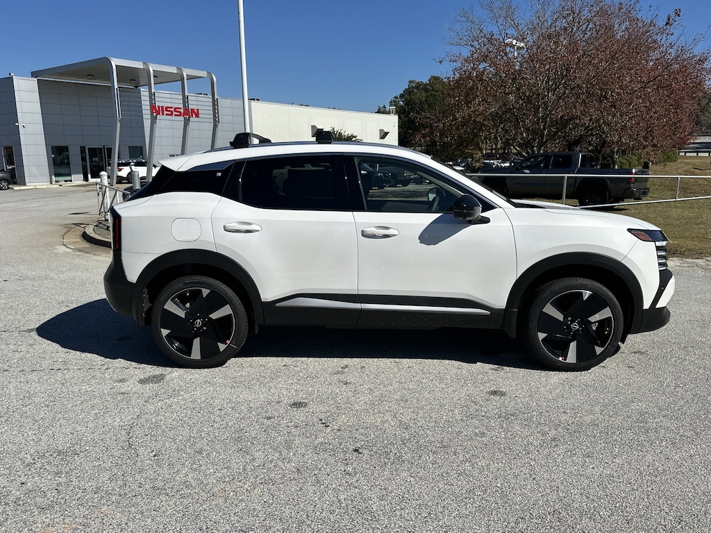 New 2026 Nissan Kicks SR SUV